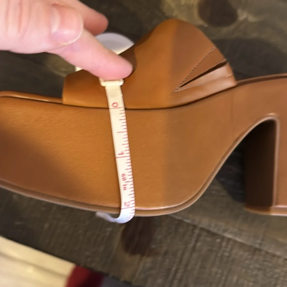 Leather platform sandals - Picture 5 of 6